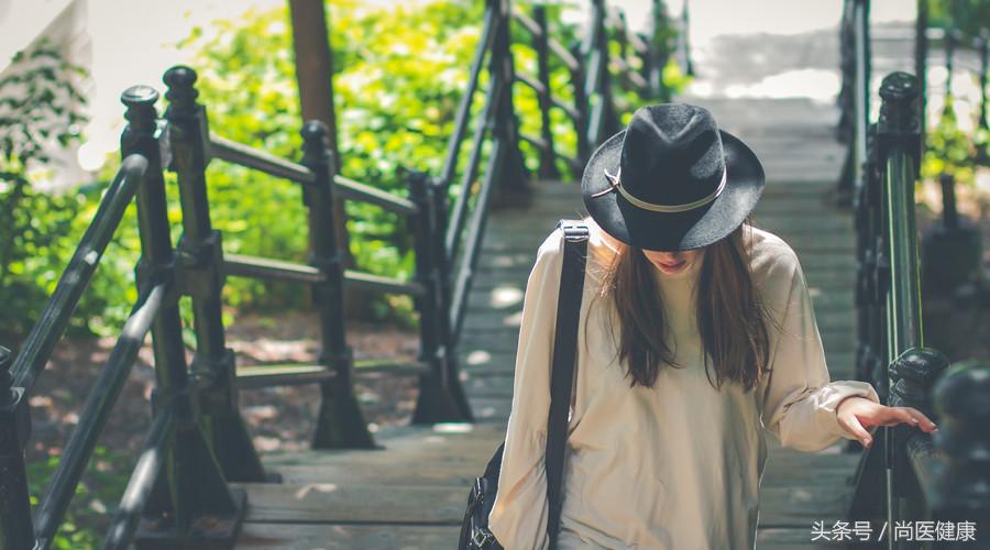 脱发停不下来1招教你防脱发,头发掉秃了如何防脱发育发