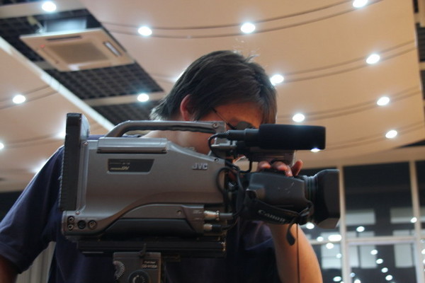 佳能十年前拍视频,佳能十年前中端机