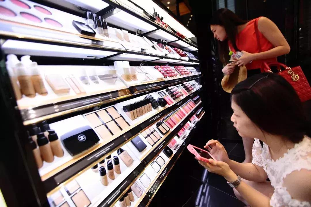 即将消失的代购｜野草