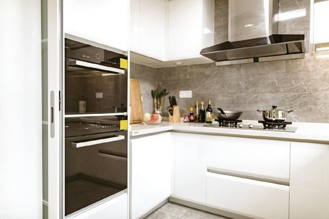 厨房空开插座跳闸推不上去怎么办,厨房跳闸所有插座都没电怎么办