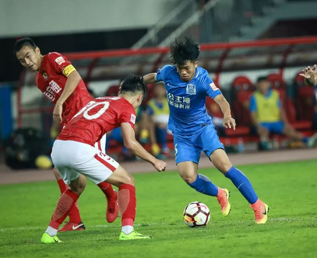 他是“足坛林书豪”!从研究生到职业球员,学历冠绝中超曾拒恒大