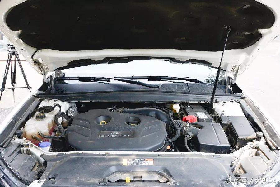 悬架调校不错，如果不是变速箱拖后腿，金牛座确实挺好开！