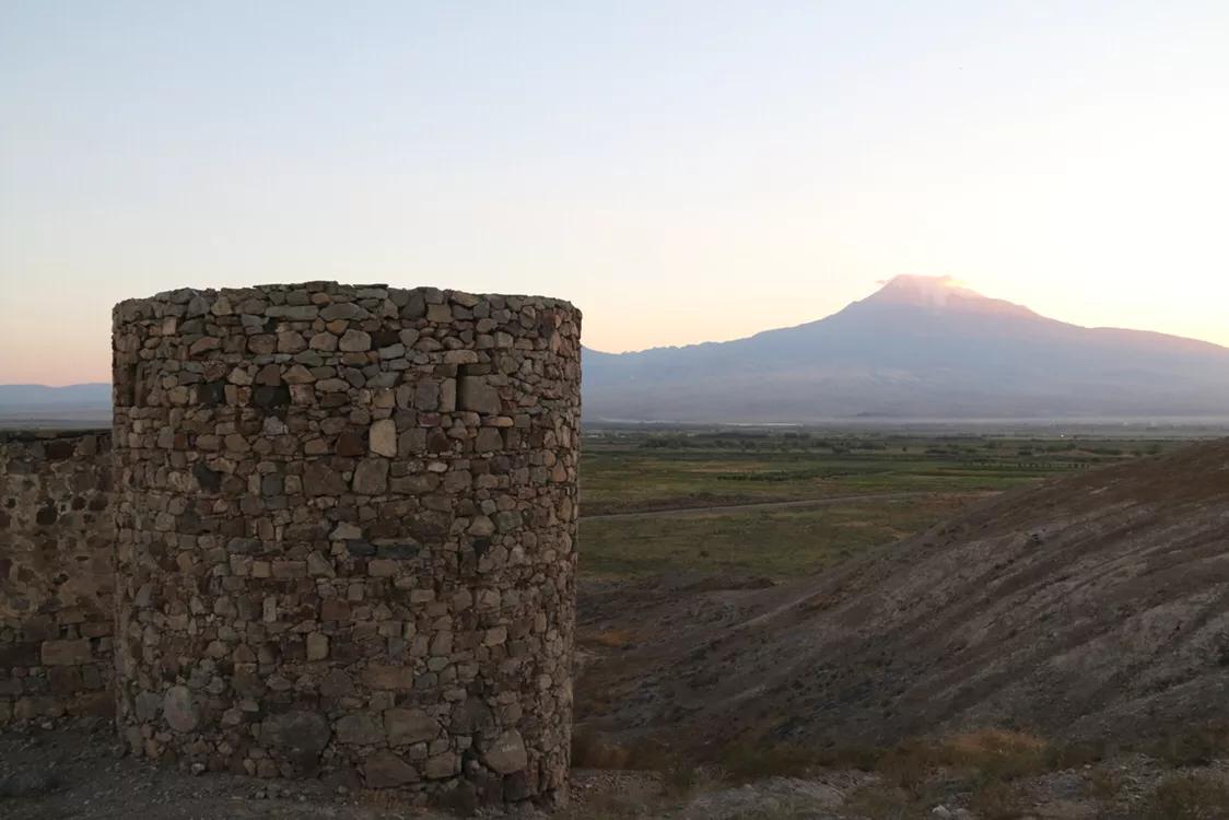 土耳其亚拉腊雪山下的亚美尼亚“深坑”修道院（霍瑞维拉修道院）