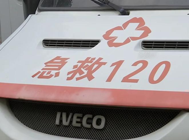 16岁男孩吃猕猴桃有什么危害不,小伙子不小心吃猕猴桃视频