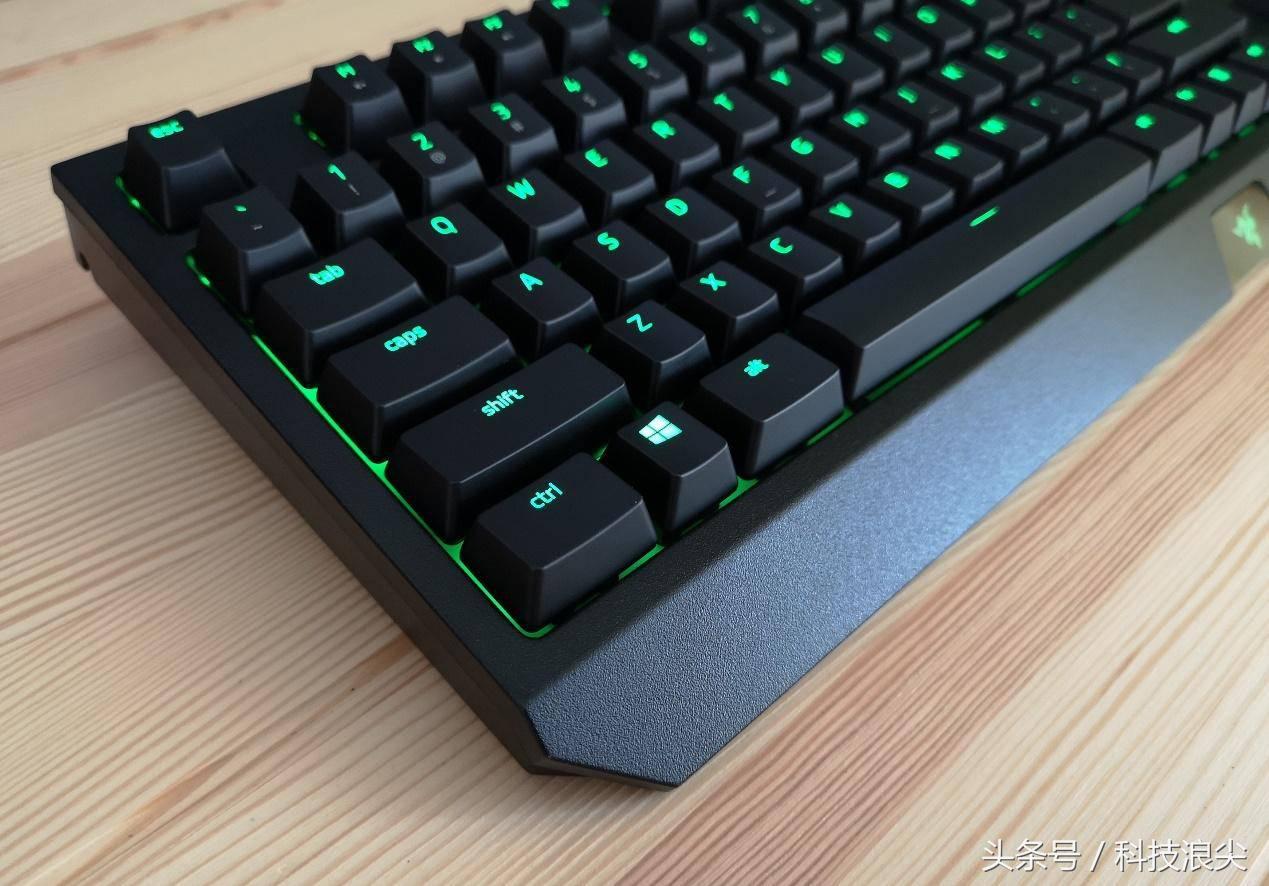 雷蛇黑寡妇蜘蛛标准版比较,雷蛇黑寡妇v3按键压感不一样