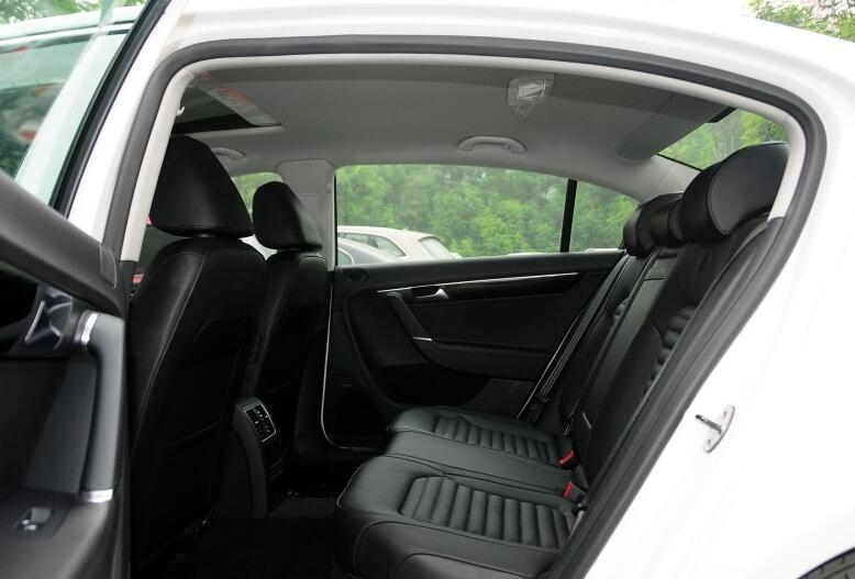 12年宝马1系能买吗,12年宝马1系价格