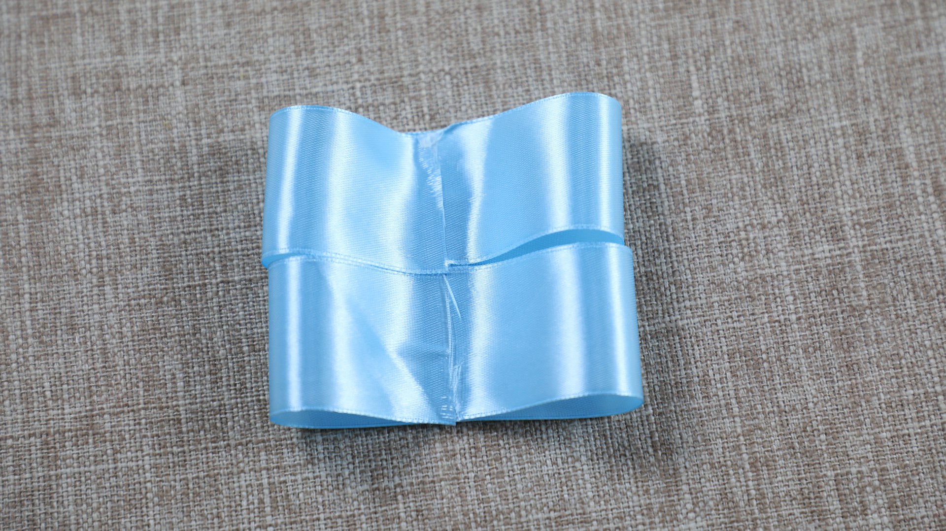 蝴蝶结多种系法总有一款适合你,蝴蝶结已经过时了这种系法更漂亮