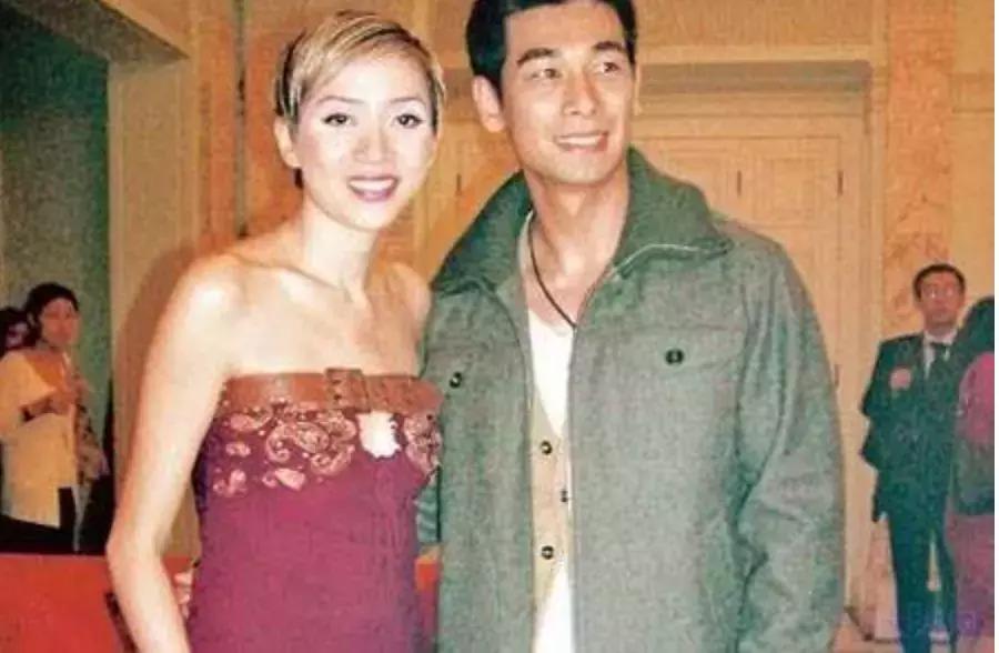 一首伤感歌曲唱哭多少有故事的人,一首撕心裂肺催人泪下的歌