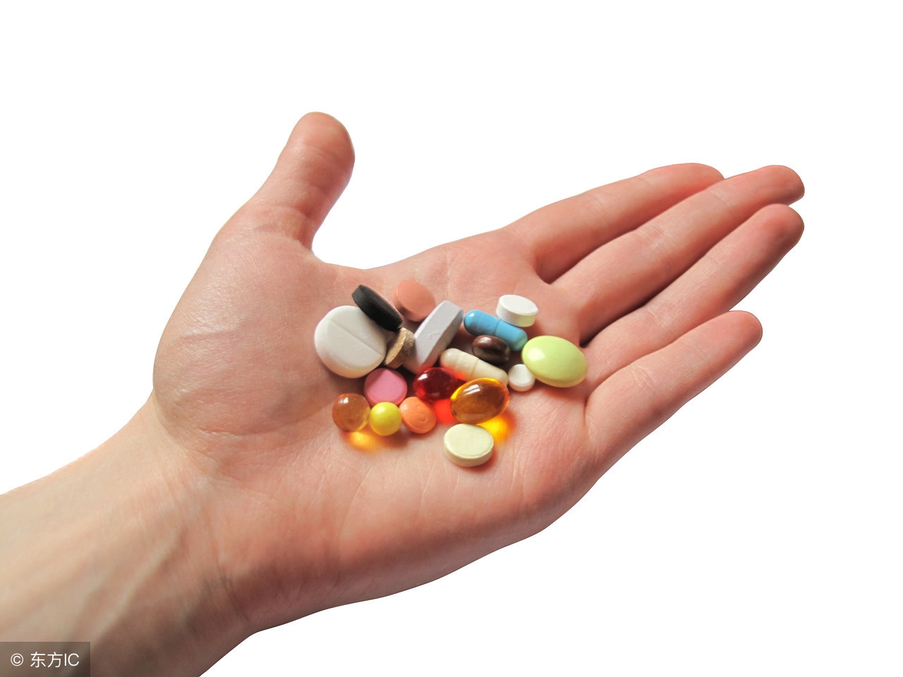 六岁女孩误食了水宝宝就送去急诊,六岁女孩误食水宝宝送急诊