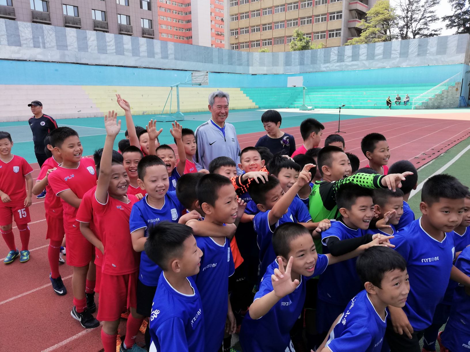 你的孩子为啥踢球？足球名宿们这样说