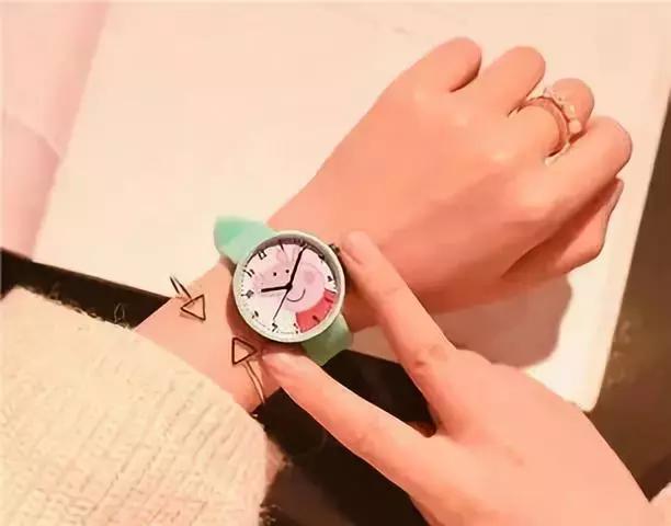 小猪佩奇抢注商标视频,小猪佩奇商标被抢注究竟是为什么