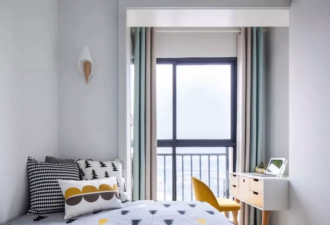 卧室装修窗户怎么装,客厅与卧室之间的窗户怎么装修