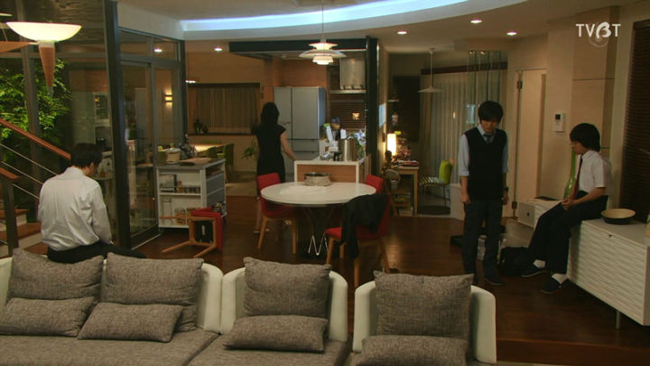 本以为是避风港,本以为家是避风港却成了战场