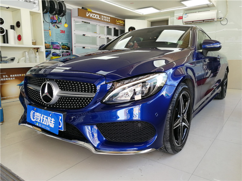 11款奔驰c200有镀膜玻璃吗,奔驰c200电镀蓝银金车膜