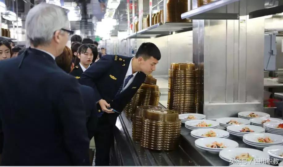 如何在国际邮轮工作,年薪百万可以去游轮旅游