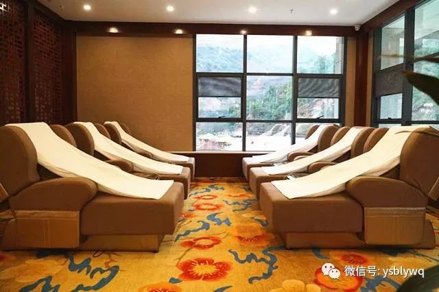 「藏在大山深处的野温泉」29.9元蜂抢云南原始部落野温泉度假村门票，寻觅这处“野”趣，享受原汤泉水的暖之惬意~