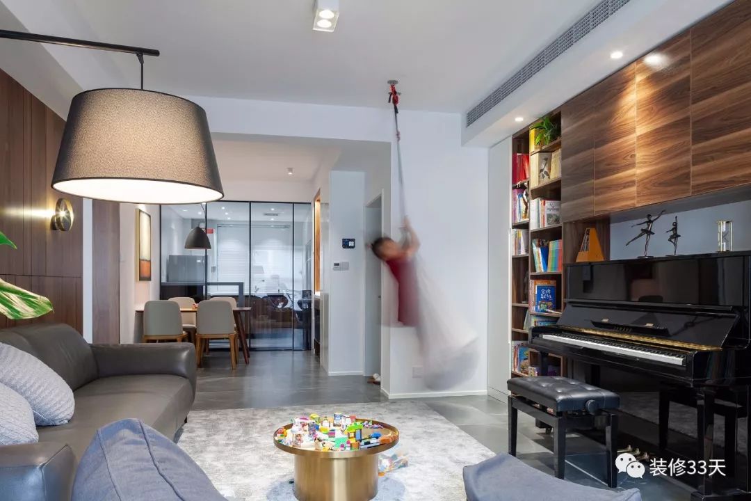 小三房客厅电视书柜一体,80平米两居客厅书房一体