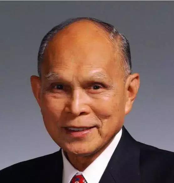 李嘉诚比国家有钱吗,李嘉诚比中国首富有钱吗