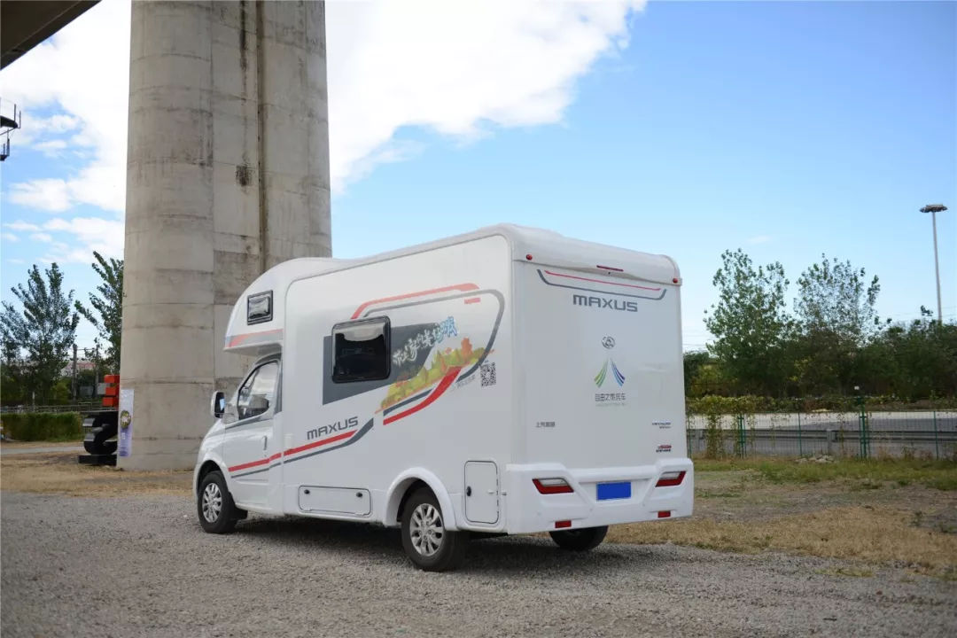 皮卡房车出租一个月多少钱 (房车出租价格多少钱一天)