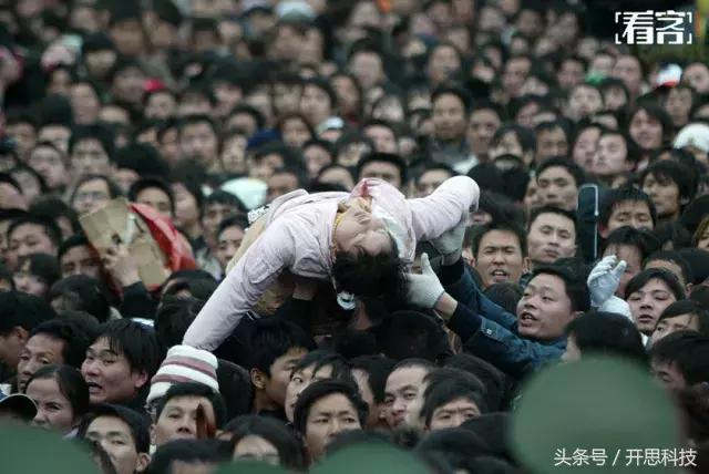 「人老了就开始喜欢怀旧」90年代的广州火车站，究竟有多恐怖？