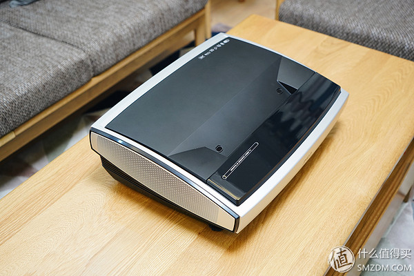 激光电视150寸坚果多少钱,坚果4k激光电视最新款