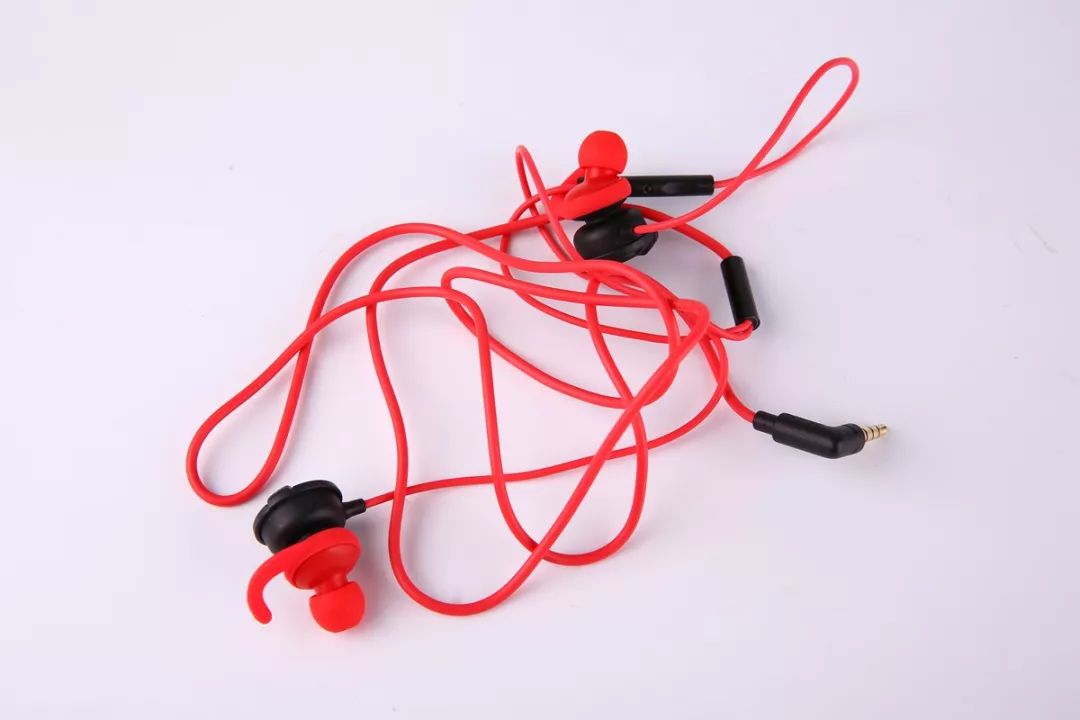 头戴式耳机怎么保养,长期戴耳机如何保养耳朵