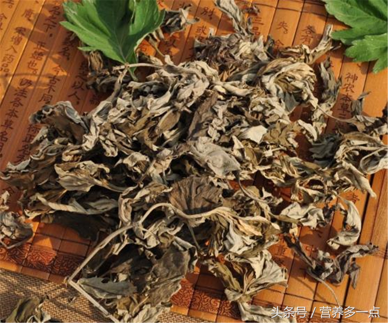 艾叶怎样吃对女人有什么好处,艾叶煮鸡蛋有良好的暖宫作用女性