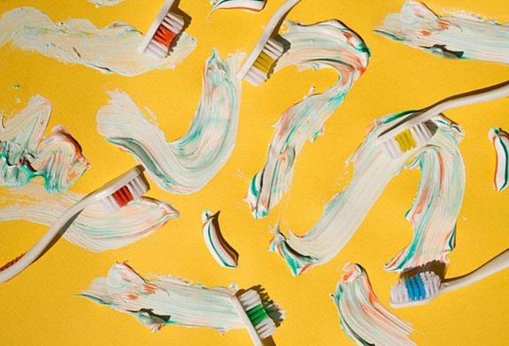 牙膏为什么能把鹌鹑蛋刷白,刷白鹌鹑蛋的牙膏