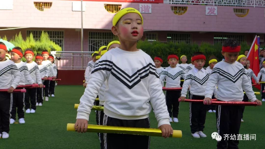迎国庆健身操表演视频幼儿园,幼儿园大班器械操国庆串烧