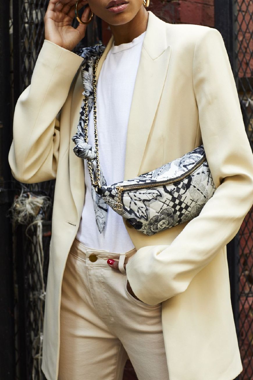 秋季长丝巾穿成俏皮上衣,秋季蚕丝丝巾怎么搭配衣服