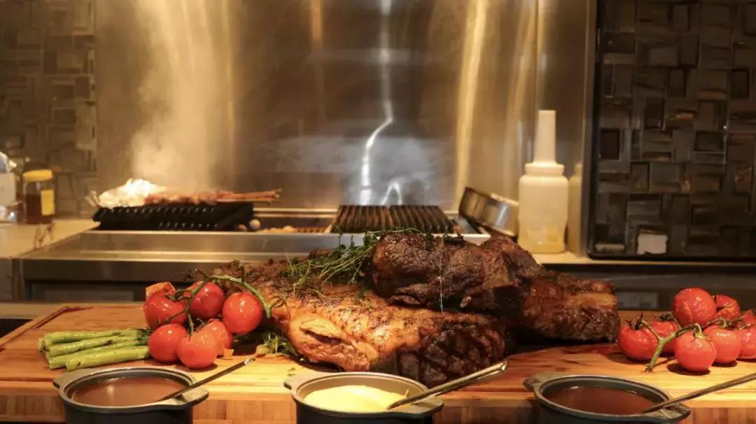 20道豪门蟹宴+梦幻火烈鸟甜品Show！大闸蟹畅吃只只爆膏！