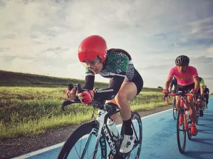 论自行车重要,论自行车跑不过汽车