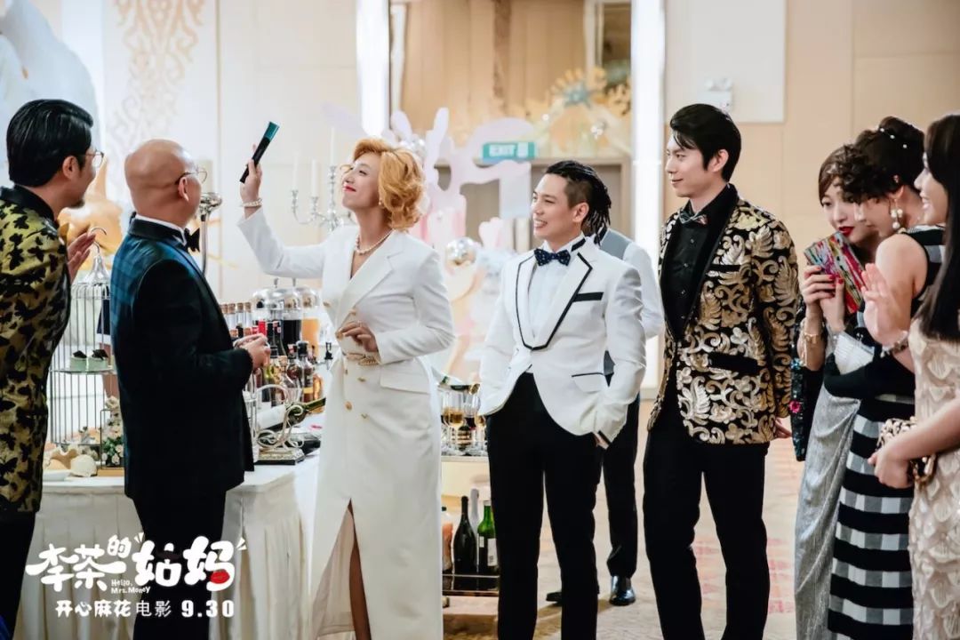 国庆档实时总票房破30亿,国庆档实时总票房破30