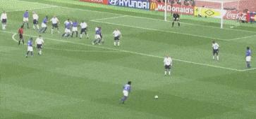 足球小罗用过的过人技巧教学,小罗再现经典庆祝动作