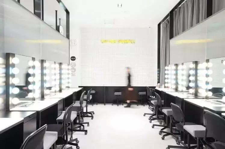 王菲喜欢的设计师,王菲造型师开的店