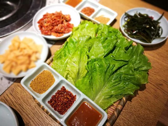 在太原能感觉在釜山街头吃烤肉,各种“芝士小吃”满屏食欲