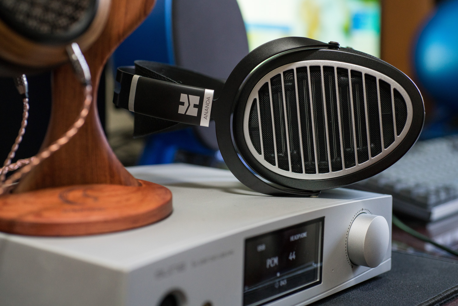 均衡、省心的桌面之选，拔草AuneS6解码耳放一体机