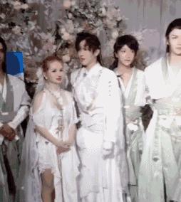 澶╁垁濠氱ぜ鐜板満鐪熶汉,澶╁垁涓婚鐪熶汉濠氱ぜ