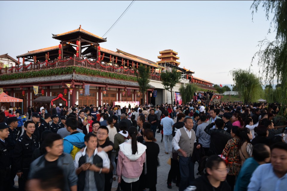 国庆节水下演出,2020红河水乡国庆水舞秀