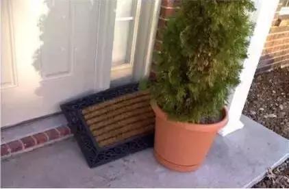 灏忓摜鍝ュ湪缃戜笂涔版満鍣ㄤ汉濂冲弸,灏忎紮缃戣喘鍏呮皵濂冲弸琚伔