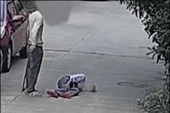 踹老人涉嫌寻衅滋事罪,踹人被刑拘事件