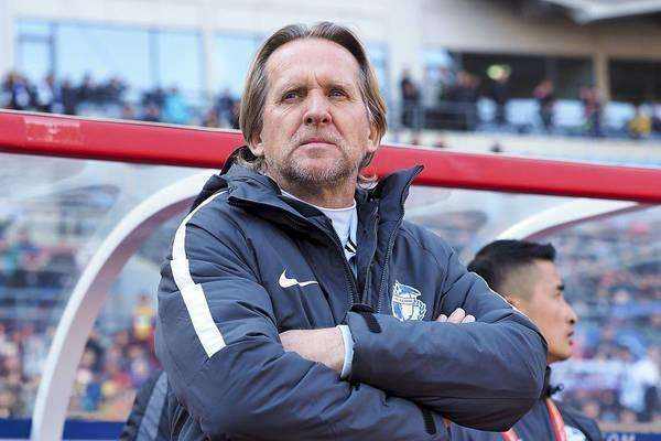 舒斯特尔大连建业,舒斯特尔接手大连足球