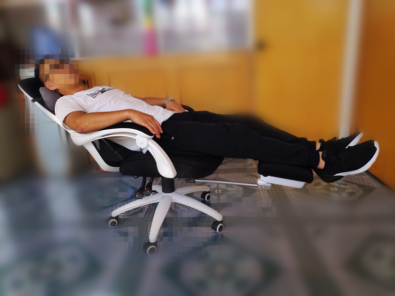 椅子中的战斗椅，春夏秋冬，一椅相伴！黑白调体验