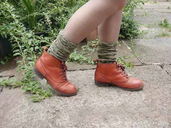 个子矮小腿粗适合什么款短靴,今年流行的2双短靴洋气显腿长