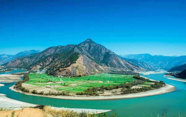 十首顶尖豪迈诗词,气势磅礴的励志自创诗词