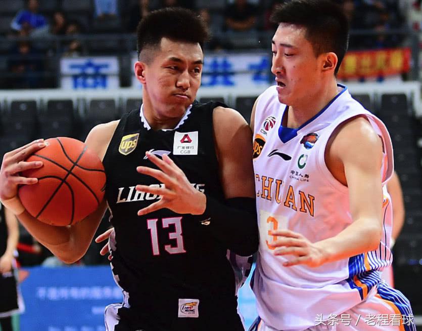 郭艾伦被肘击倒地,郭艾伦被肘击教练被罚出场