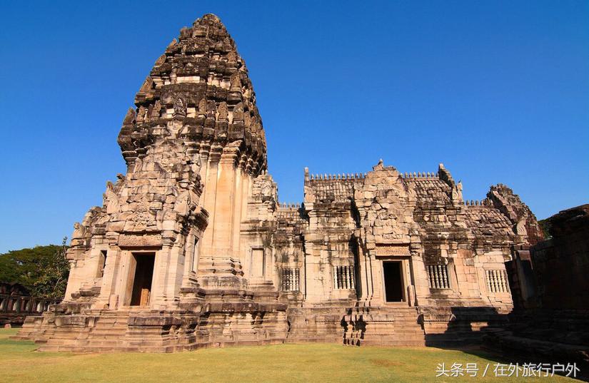 不去普罗旺斯和柬埔寨,千元飞到泰国看最美向日葵田和高棉遗址