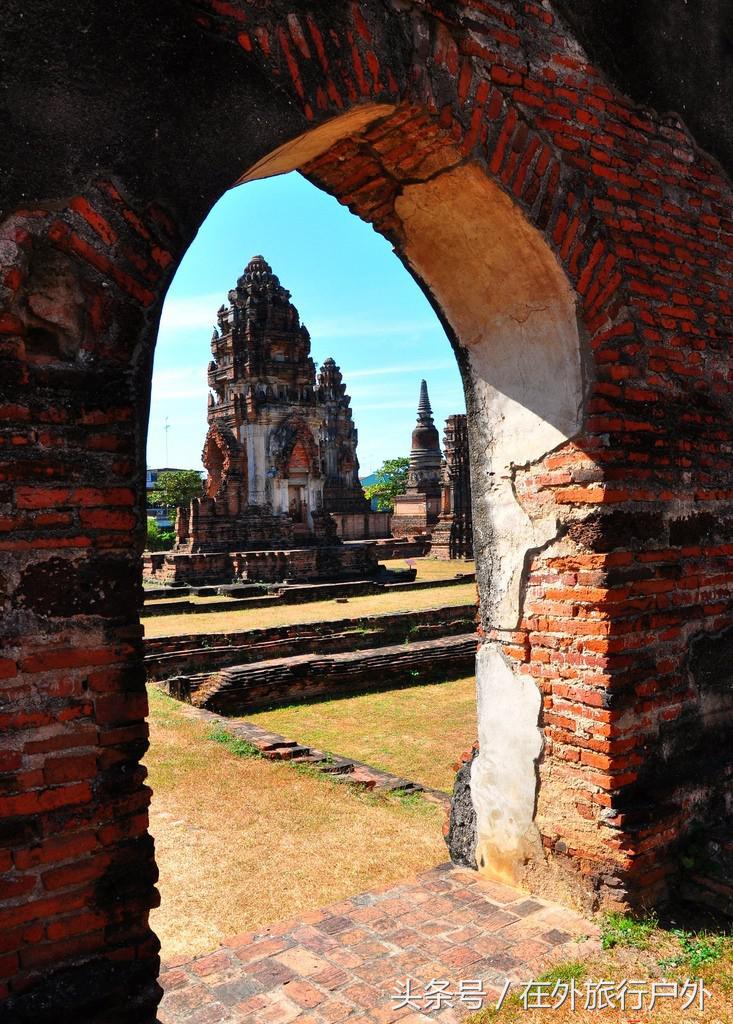 不去普罗旺斯和柬埔寨,千元飞到泰国看最美向日葵田和高棉遗址