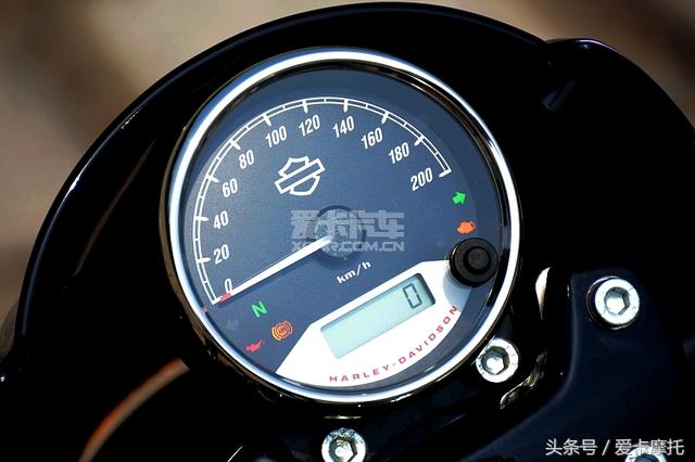 这不是你认识的哈雷试STREETROD750