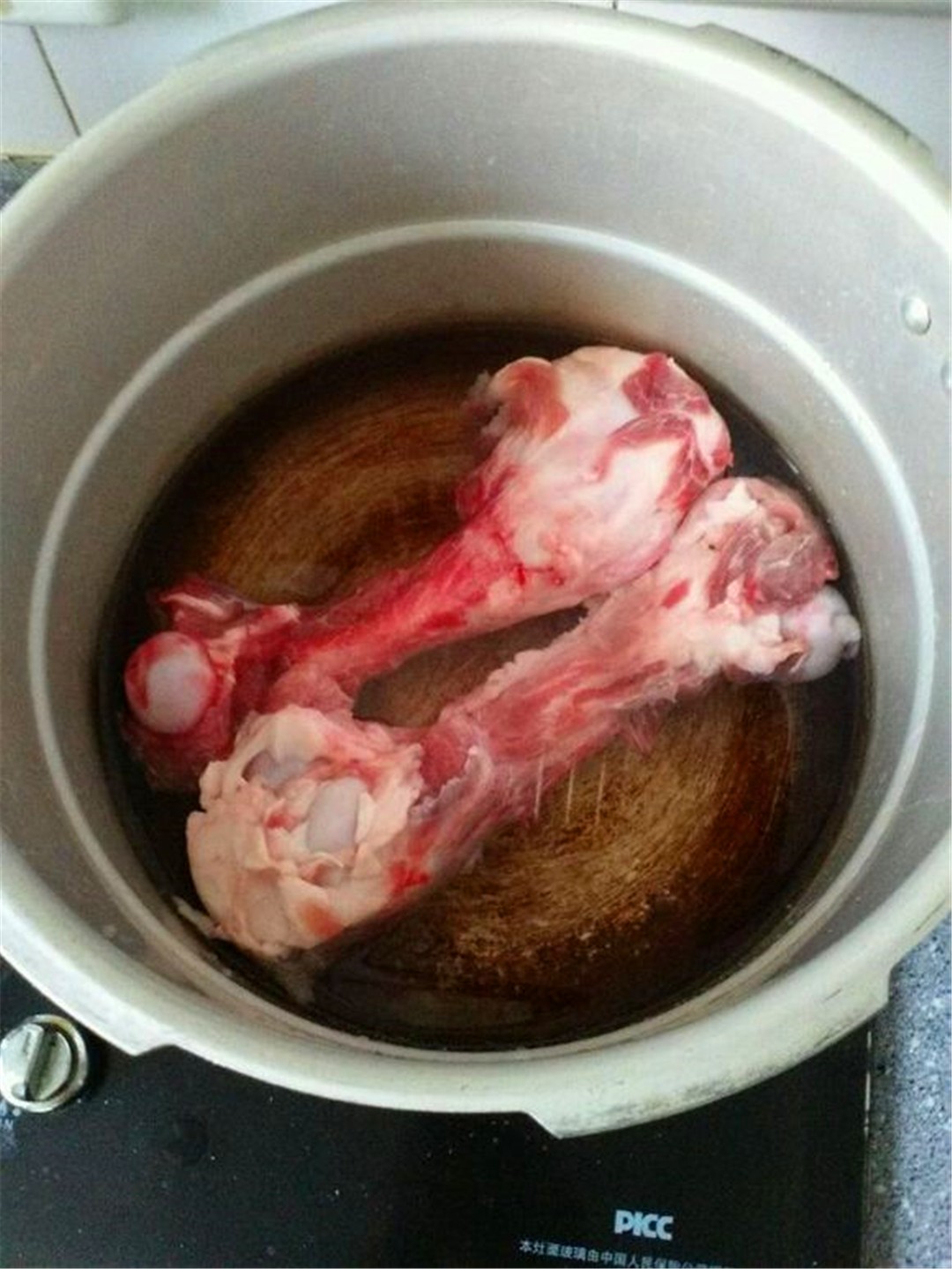 狗狗啃骨头很久,狗狗啃骨头到什么程度